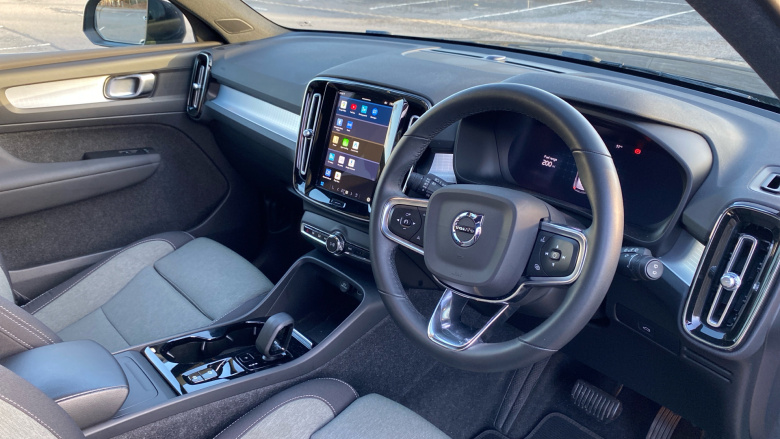 Volvo Xc40 2.0 B4P Plus Dark 5dr AWD Auto Petrol Estate